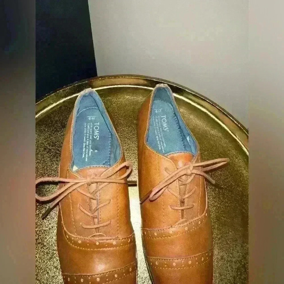 TOMS Oxford Lace-up Dress Shoe in Brown Leather - Picture 4 of 11
